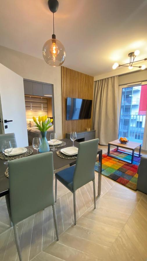 Appartamento Grey House + Free Parking Breslavia Esterno foto