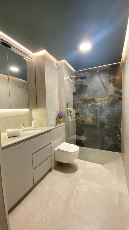 Appartamento Grey House + Free Parking Breslavia Esterno foto