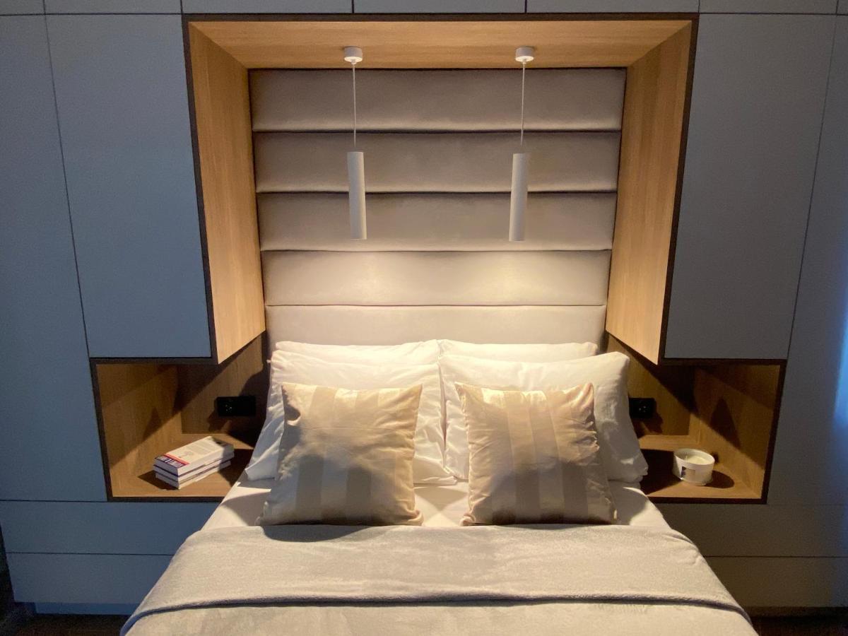 Appartamento Grey House + Free Parking Breslavia Esterno foto